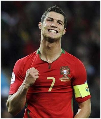 斯基拉：米兰派球探考察萨索洛中卫穆哈雷莫维奇和伊泽斯